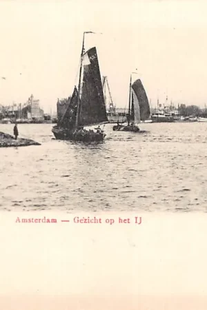 Amsterdam Gezicht op het IJ Binnenvaart en zee schepen Scheepvaart HC29990 Darmowa dostawa