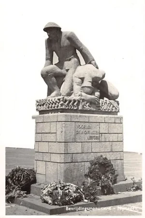 Wyprzedaż Nijmegen Bevrijdings monument 1956 WO2 HC29528