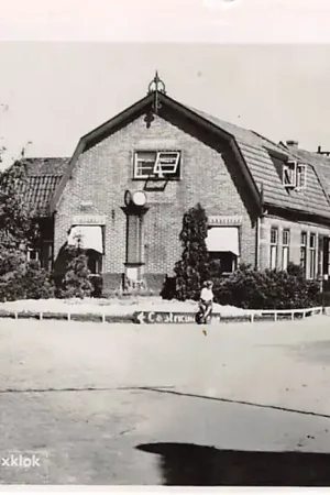 Bakkum Beatrixklok 1950 Castricum HC10974 Popularny