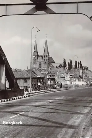 Szybka dostawa Deventer IJsselbrug en Bergkerk 1962 HC32594