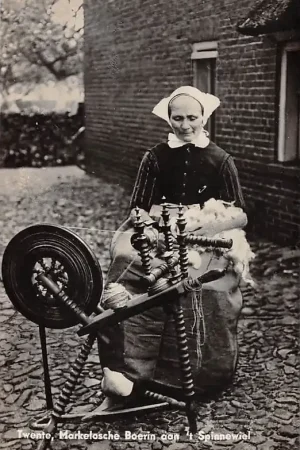 Twente Markelo sche Boerin aan 't Spinnewiel 1938 HC26911 Darmowa dostawa