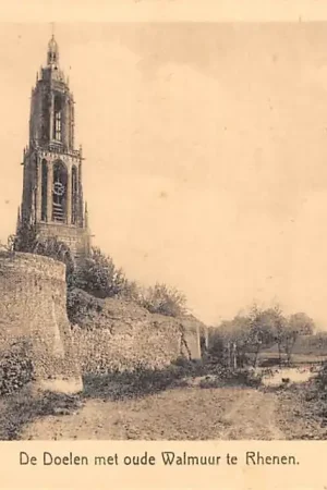 Tani Rhenen De Doelen met de oude Walmuur HC40854