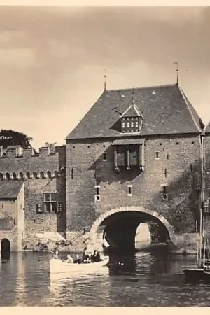 Amersfoort Koppelpoort met plezierbootje Uitgave V & DHC40377 Zamów teraz