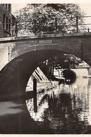 Tylko dziś Utrecht Oude Gracht St. Jansbrug 1945 HC25157
