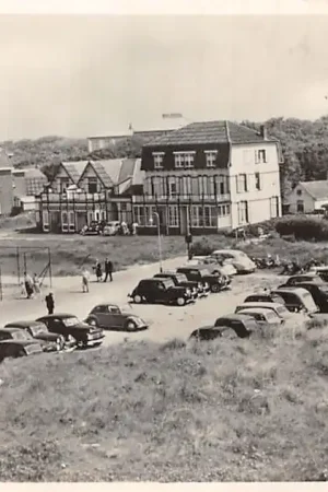 Domburg Zeebad Parkeerterrein met auto's 1950 Walcheren HC45669 Ekspresowa dostawa