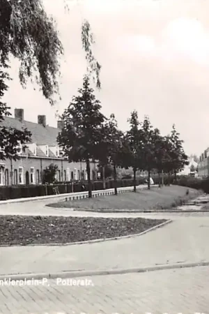 Sliedrecht Hoek Winklerplein P. Potterstraat 1961 HC37493 Niska cena