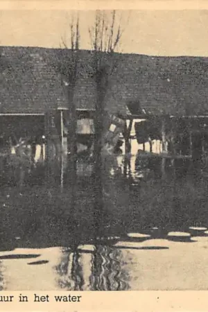 Walcheren Walchersche Boerenschuur in het water Inundatie 1944 - 1945 WO2 HC31712 Wysoka jakość