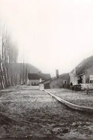 Zo was Dordrecht Mariastraat hoek Dubbeldamseweg omstreeks 1900 HC17003 Wysoka jakość