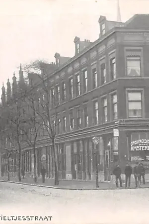 Ekspresowa dostawa Rotterdam Feijenoord Stieltjesstraat Groupagedienst naar Amst. en Reclamebord R.V.S. Levensverz. Mij.HC61042