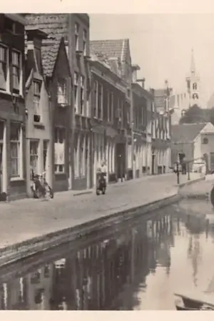 Gouda Achter de Vischmarkt met Vischbrug 1949 vlak voor de demping HC59031 Promocja