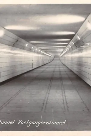 Autentyczny Rotterdam Maastunnel Voetgangerstunnel HC56343