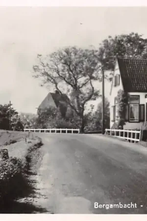 Bergambacht Groene Kruis gebouw 1950 Krimpenerwaard HC49450 Kup teraz