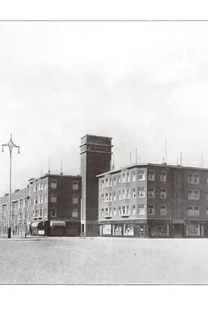 Tylko dziś 's-Gravenhage Goeverneurlaan Bebouwing op erfpachtsgrond aan de hoofdstraat door Laakwijk HC49267