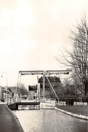 Zamów teraz Gouda Karnemelksloot vanaf de Voorwillense brug 1958 HC38167