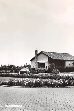 Sliedrecht Bungalows Waalstraat 1969 HC37486 Wyprzedaż