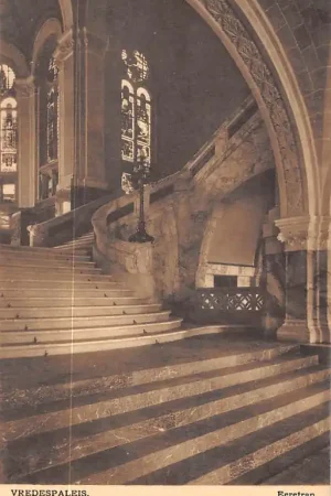 's-Gravenhage Vredespaleis Eeretrap HC37352 Premium