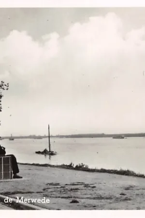 Sliedrecht Gezicht op de Merwede 1949 HC36918 Premium