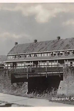 Sliedrecht Kleindiepstraat met brug HC36908 Rabat