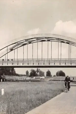 Tylko dziś Sliedrecht Viaduct over Rijksweg - Grens - Sliedrecht 1958 HC36867