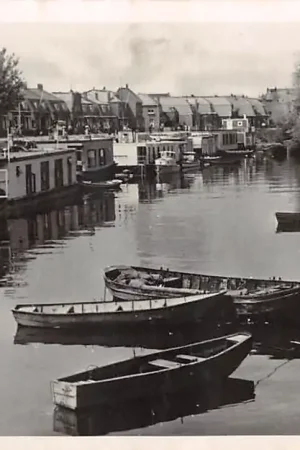 Sliedrecht Middendiep vanaf Ooster brug met woonboten 1948 HC36565 Kup teraz