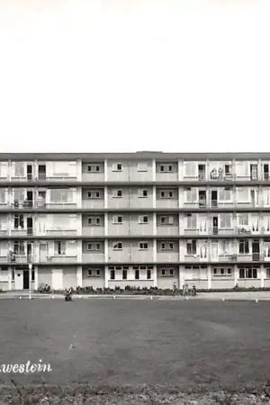 Tani Gouda Van Bergen IJzendoornpark Rusthuis Gouwestein 1957 HC34587