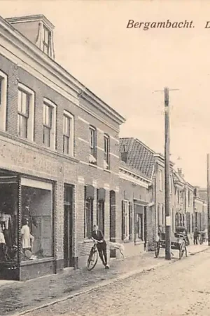 Zamów teraz Bergambacht Dorpsstraat met kledingwinkel Krimpenerwaard HC33741