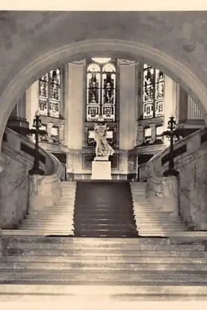 's-Gravenhage Vredespaleis Eere trap van de Vestibule af gezien HC32212 Oferta