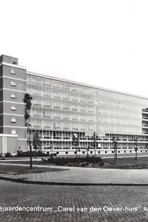 Den Haag Schrijnwerkersgaarde Bejaardencentrum Carel van den Oever-huis 1968 HC18351 Promocja