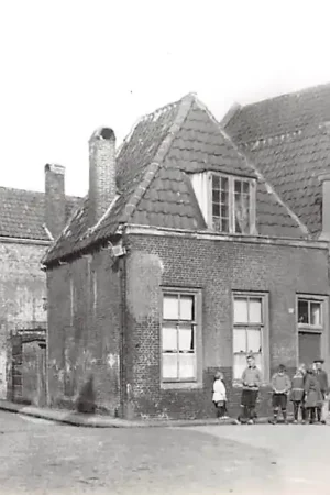 Wyprzedaż Zo was Dordrecht Begijnenstraat - Elfhuizen (hoek Hill) omstreeks 1925 HC18190