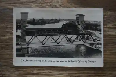 Krimpen De Stormvloedkering en de Algera brug over de Hollandse Yssel bij Krimpen Oferta limitowana