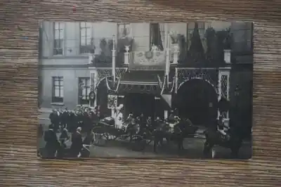 Fotokaart met een Koningin in de koets Kup teraz