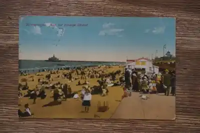 Wyprzedaż Scheveningen Aan het zonnige strand